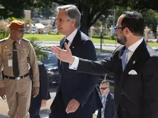 epa11589722 US Secretary of State Anthony Blinken (C) arrives at the National Palace for a meeting with Dominican Republic President Abinader in Santo Domingo, Dominican Republic, 06 September 2024. Blinken will discuss 'issues of common interest' with Dominican President Luis Abinader on 06 September, according to the a statement from the office of the Dominican Presidency. EPA/ORLANDO BARRIA