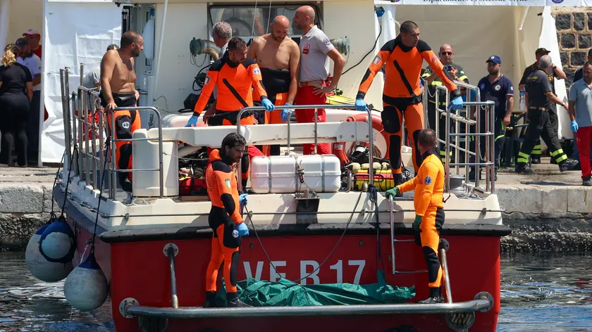 Barca affondata a Porticello recuperato il corpo di Hannah Lynch, 23 agosto 2024 Palermo. ANSA/IGOR PETYX