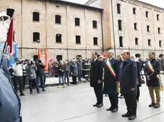 Il governatore del Fvg, Massimiliano Fedriga (primo a sinistra) alla Risiera di Sabba con il sindaco Roberto Dipiazza e il prefetto Pietro Signoriello