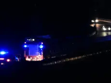 Motociclista trovato morto su Variante Aurelia a Viareggio, corpo a 500 metri dal mezzo