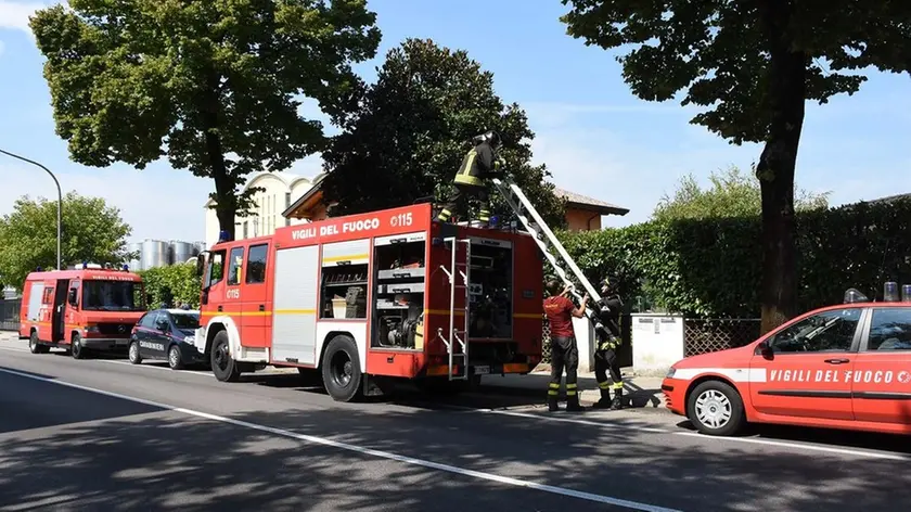 DE POLO - DINO TOMMASELLA - PRAMAGGIORE - INCENDIO IN VIA CALTANA A BLESSAGLIA DI PRAMAGGIORE