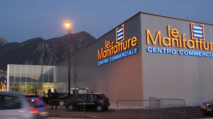 ANTEPRIMA gemona 14 Novembre 2007 inaug. centro commerciale le manifatture