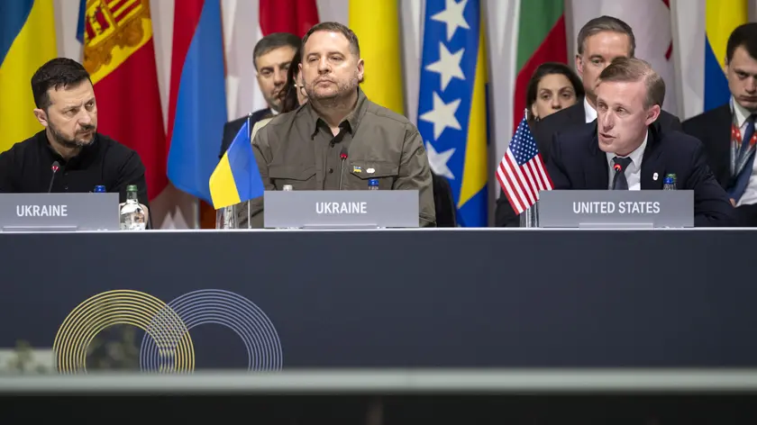epa11414958 US security advisor Jake Sullivan (R) speaks next to Ukrainian President Volodymyr Zelensky (L) and Head of the presidential Office of Ukraine Andriy Yermak the plenary session during the Summit on peace in Ukraine in Stansstad near Lucerne, Switzerland, 16 June 2024. International heads of state gather on 15 and 16 June at the Buergenstock Resort in central Switzerland for the two-day Summit on Peace in Ukraine. EPA/ALESSANDRO DELLA VALLE / POOL EDITORIAL USE ONLY