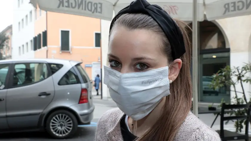sandri agenzia foto film treviso moscherine in omaggio con quotidiani gruppo gedi