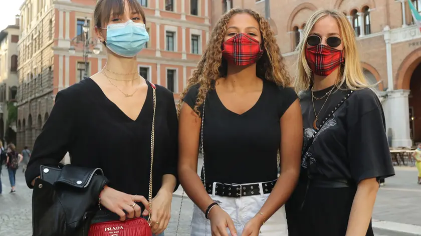 BORIN . AG.FOTOFILM . TREVISO . CORONAVIRUS, FASE 2 LO SPRIZ IN CITTA'