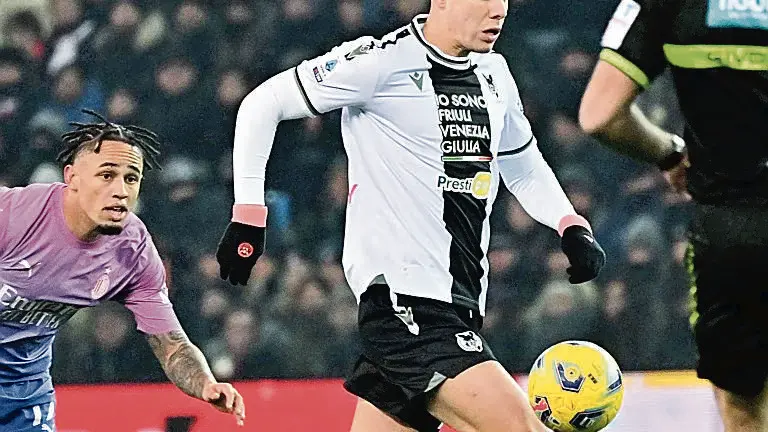 Nehuen Perez in azione da centrale difensivo contro il Milan (foto Petrussi)