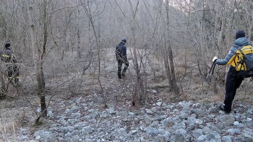 Gemona 20 Gennaio 2015. Ricerca tracce resti umani in localita' Sant Agnese. Ricerche da parte del Soccorso Alpino di Gemona, Soccorso Alpino della Guardia di Finanza di Sella Nevea e Tolmezzo, Vigili del fuoco di Gemona , Carabinieri di Gemona. © Petrussi Foto Press