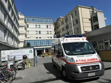 Un'immagine dell'ingresso dell'ospedale di Lavagna (Genova) dove era ricoverato da alcuni giorni Enzo Jannacci, che e' stato dimesso oggi 22 agosto 2011. ANSA / LUCA ZENNARO