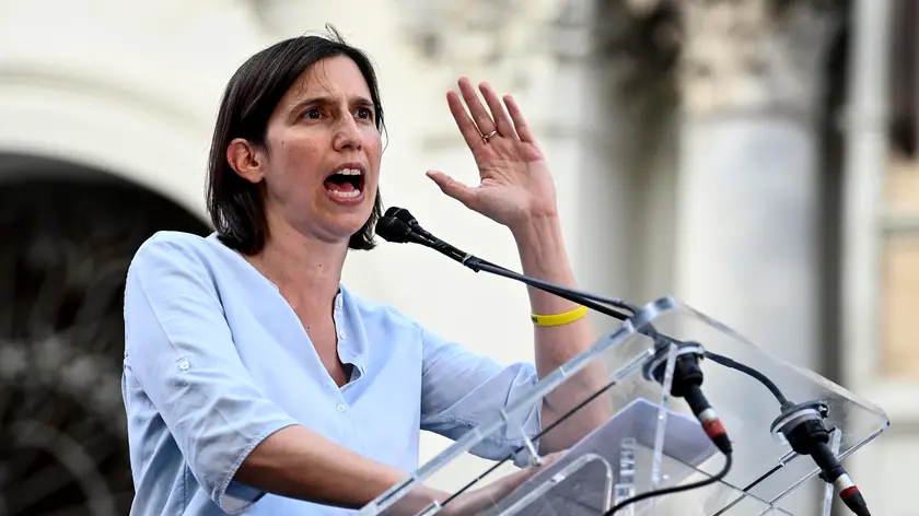 epa11420823 Secretary of Italian party Partito Democratico (Democratic Party/PD), Elly Schlein speaks at the demonstration against the reforms of the Premiership and Autonomy promoted by the opposition parties in Rome, Italy, 18 June 2024. EPA/RICCARDO ANTIMIANI