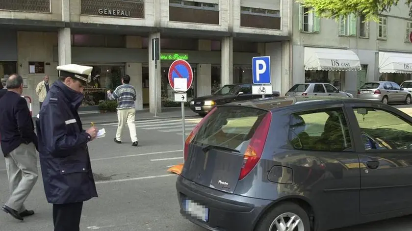 Bumbaca Gorizia Vigile Cormons dà la multa