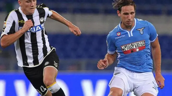 Lazio Lucas Biglia (R) in action during Italin Serie A soccer match between SS Lazio and Udinese, at the Olimpico stadium in Rome, Italy 25 August 2013. ANSA/ALESSANDRO DI MEO