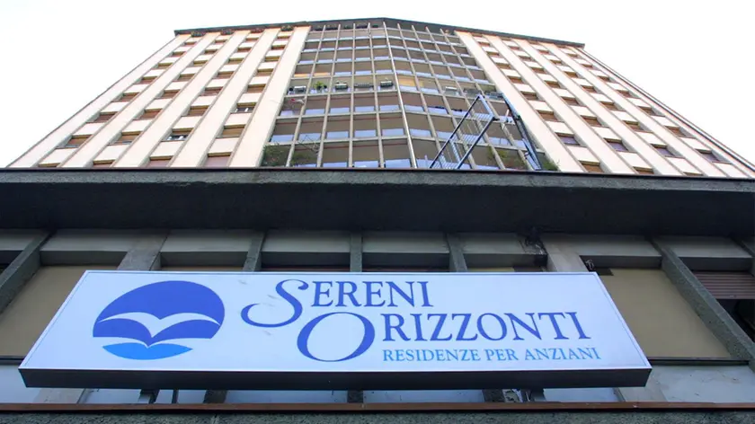 ANTEPRIMA UDINE 23 LUGLIO 2001 INCENDIO IN PIAZZALE CELLA TELEFOTO COPYRIGHT FOTO AGENCY ANTEPRIMA UDINE