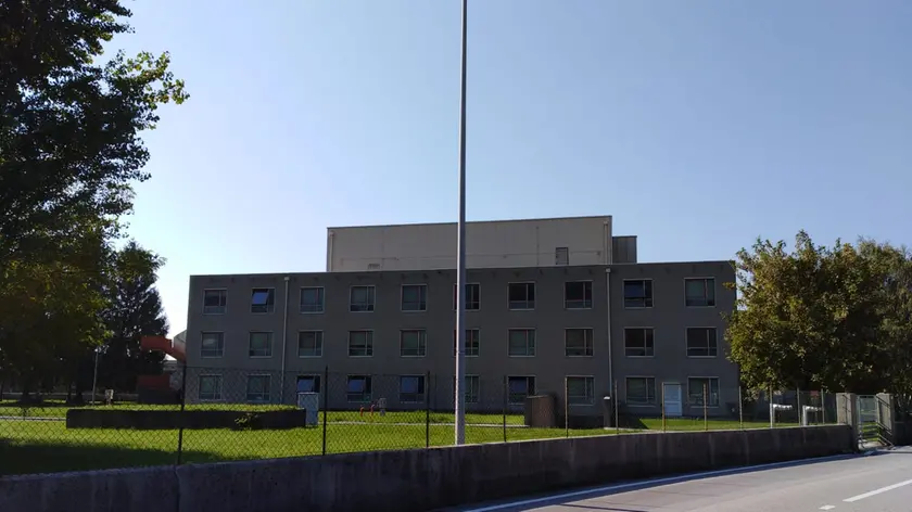 Una bravata costata cara a cinque ragazzi minorenni che frequentano l’Isis D’Aronco di Gemona