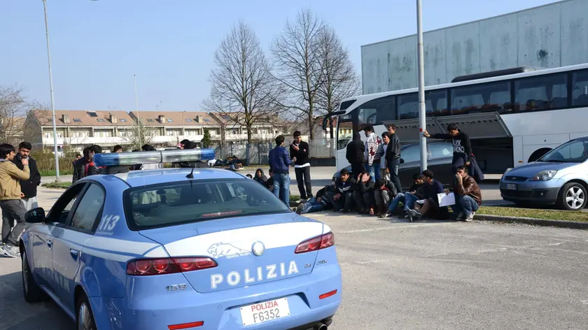 Udine 19 Marzo 2015 partenza profughi Copyright Petrussi Foto Press - Turco Massimo