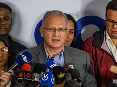 epa11504781 ConVzla spokesperson Perkins Rocha (C) makes a statement in Caracas, Venezuela, 28 July 2024. The Democratic Unitary Platform (PUD), the main opposition alliance in Venezuela, said the National Electoral Council (CNE) "has paralyzed" the transmission of presidential election results in a "significant number" at the 15,767 voting centers. EPA/HENRY CHIRINOS