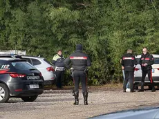 Le forze dell'ordine al Laghetto Alcione, luogo dell'omicidio dopo la festa di Capodanno