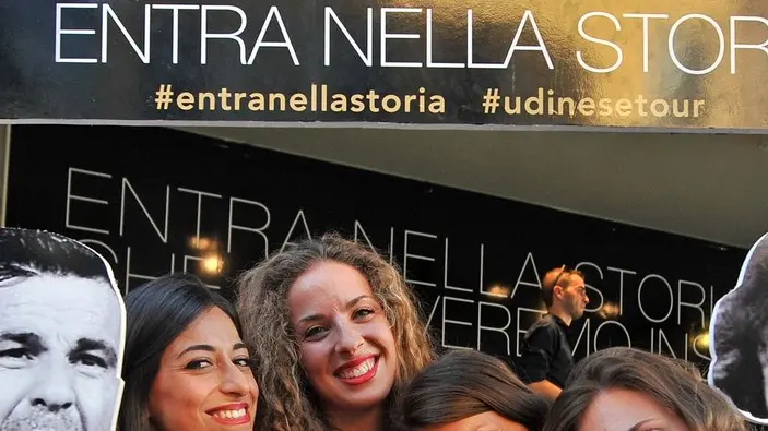 Udine, 10 luglio 2015.Serie A 2015/2016..Ritiro estivo dell' Udinese calcio..Presentazione delle maglie in piazza Liberta'..Copyright Foto Petrussi / Ferraro Simone