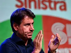 Giuseppe Conte durante il dibattito alla festa di Alleanza Verdi e Sinistra a Roma, 12 settembre 2024. ANSA/RICCARDO ANTIMIANI