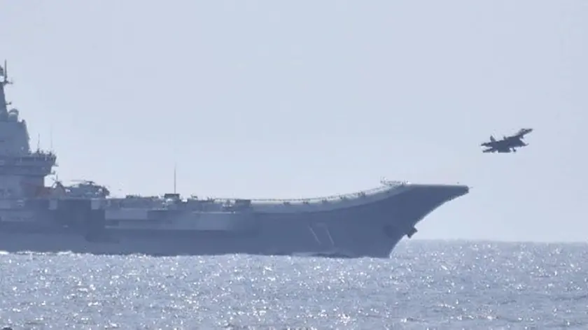 This handout picture made available on 10 April 2023 by JapanÂ?s Defense Ministry Joint Staff Office via Jiji Press shows a fighter jet lifting off Chinese aircraft carrier Shandong in the sea, south of Miyako-jima, Okinawa Prefecture, southwestern Japan. ANSA / EPA/JapanÂ?s Defense Ministry Joint Staff Office HANDOUT HANDOUT EDITORIAL USE ONLY/NO SALES (generica, simbolica, cina, taiwan, manovre, esercitazioni, militari)