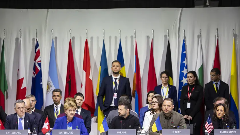 epa11412734 Swiss Federal President Viola Amherd (2-L) speaks next to Swiss Federal Councillor Ignazio Cassis (L), Ukrainian President Volodymyr Zelensky (C), Ukraine's Head of the Presidential Office of Ukraine Andriy Yermak (2-R), and US Vice President Kamala Harris (R) during the the opening plenary session of the Summit on Peace in Ukraine, in Stansstad near Lucerne, Switzerland, 15 June 2024. International heads of state gather on 15 and 16 June at the Buergenstock Resort in central Switzerland for the two-day Summit on Peace in Ukraine. EPA/MICHAEL BUHOLZER / POOL EDITORIAL USE ONLY EDITORIAL USE ONLY
