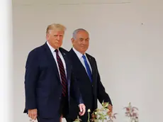 epa08671161 US President Donald J. Trump participates in the Abraham Accords Signing Ceremony between Israeli Prime Minister Benjamin Netanyahu, United Arab Emirates' Minister of Foreign Affairs and International Cooperation, Sheikh Abdullah bin Zayed Al Nahyan and Bahrain Foreign Minister Dr. Abdullatif bin Rashid Al Zayani, on the South Lawn of the White House in Washington, DC, USA, 15 September 2020. EPA/Gripas Yuri