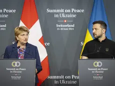 epa11415050 Swiss Federal President Viola Amherd (L) and Ukrainian President Volodymyr Zelensky attend the closing press conference of the Summit on peace in Ukraine in Stansstad near Lucerne, Switzerland, 16 June 2024. International heads of state gather on 15 and 16 June at the Buergenstock Resort in central Switzerland for the two-day Summit on Peace in Ukraine. EPA/URS FLUEELER / POOL EDITORIAL USE ONLY