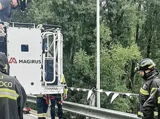 I preparativi per tentare un possibile aggancio con le corde