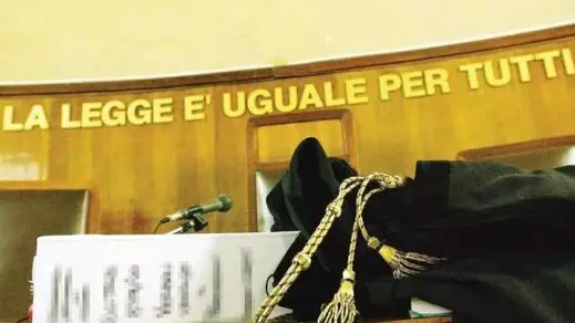 Nei guai è finito un 26enne residente a Firenze, intestatario dell'Iban sul quale veniva richiesto il pagamento