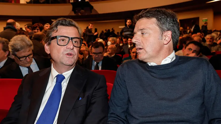 Carlo Calenda (s) e Matteo Renzi al teatro Eliseo durante evento organizzato da Azione sul sistema sanitario nazionale, Roma, 9 Marzo 2023. ANSA/GIUSEPPE LAMI