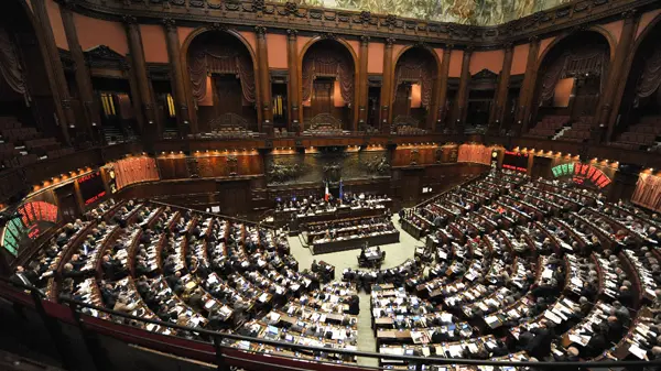 20100202 - ROMA - POL: L. IMPEDIMENTO, VOTAZIONI ALLA CAMERA.Una panoramica dell'Aula di Montecitorio durante le votazioni sugli emendamenti alla legge sul Legittimo Impedimento questo pomeriggio 2 febbraio alla Camera dei Deputati. MAURIZIO BRAMBATTI/ANSA/BT