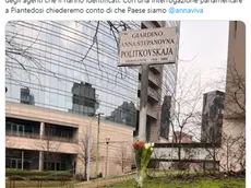 Navalny: Sensi, identificato chi lo onorava con i fiori a Milano
