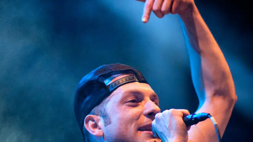 99 Posse e Clementino Arenile Reload