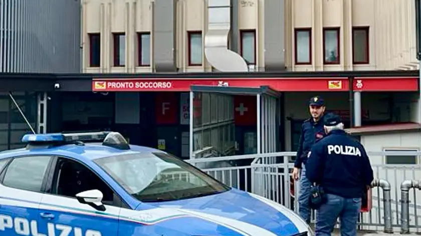 Polizia la pronto soccorso dell'ospedale Cannizzaro di Catania