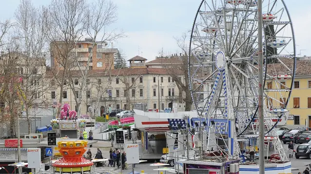 Udine 25 marzo 2016. Luna Park in piazza Primo Maggio. Foto Petrussi / Diego Petrussi