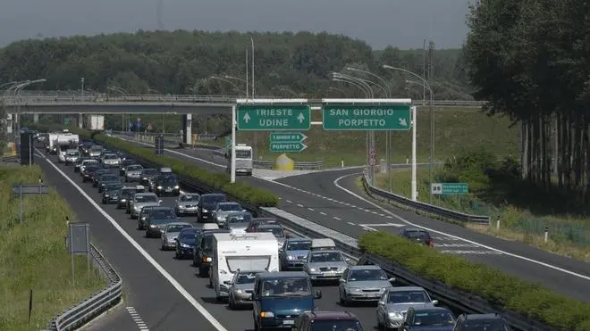 ANTEPRIMA Latisana 21 Luglio 2007 code in autostrada san giorgio-latisana