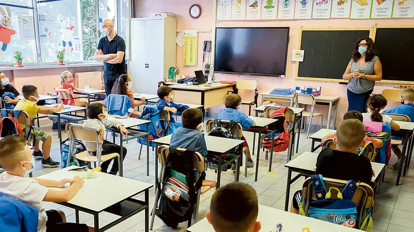 Torino13-09-2021 Foto Daniele Solavaggione PRIMO GIORNO DI SCUOLA: CONTROLLO GREEN PASS, E LA SINDACA APPENDINO IN VISITA ALLE SCUOLE TORINESI