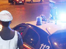 20070721 - CLJ - ROMA - CONTROLLI STATO ETILICO DA PARTE DEI CC pattuglie dei carabinieri nella notte svolgono servizio di prevenzione e controllo tasso etilico nella capitale a piazza albania. CLAUDIO PERI