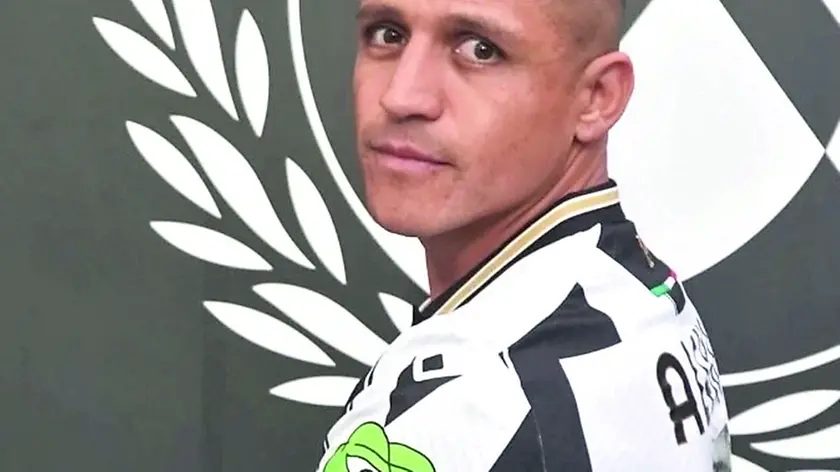 L'attaccante cileno Alexis Sánchez, 35 anni