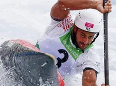 epa03331933 Daniele Molmenti of Italy competes in the Kayak Single (K1) Men's Semi-final during the London 2012 Olympic Games Canoe Slalom competition at the Lee Valley White Water Centre, Waltham Cross, north of London, Britain, 01 August 2012. EPA/DIEGO AZUBEL