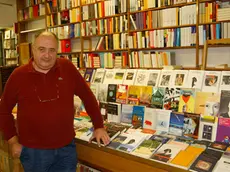 ANTEPRIMA UDINE 25 OTTOBRE 2002 GIOVANNI TAVOSCHI DELLA LIBRERIA TARANTOLA TELEFOTO COPYRIGHT FOTO AGENCY ANTEPRIMA UDINE