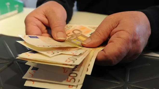 L' interno di una banca oggi 15 maggio 2012 a Pisa.ANSA/FRANCO SILVI