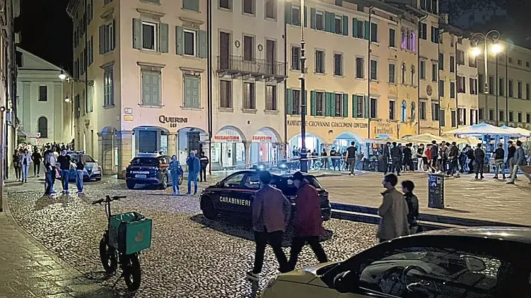 In piazza San Giacomo alcuni locali assumono guardie private