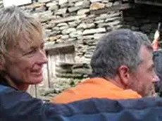 L'alpinista Romano Benet e la moglie Nives Meroi in una foto senza data. Benet ha scalato in circa 30 anni ben 11 Ottomila e ora torna in vetta dopo due trapianti. ANSA / UFFICIO STAMPA CAI +++NO SALES - EDITORIAL USE ONLY+++