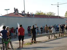 Bumbaca Gorizia 17.08.2013 Gradisca CIE manifestazione e migranti sul tettoFotografia di Pierluigi Bumbaca