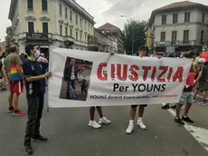 Il presidio di protesta per l'uccisione di Youns El Boussettaoui, commesso dall'assessore comunale alla Sicurezza Massimo Adriatici, Voghera (Pavia), 24 luglio 2021. Sono alcune centinaia, in gran parte di origini arabe, le persone riunitesi davanti al luogo dell'omicidio. Vogliamo giustizia", scandiscono i manifestanti che accusano Adriatici di essere un "assassino". ANSA/STEFANO ROTTIGNI