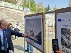 Il sindaco di Roma Roberto Gualtieri ha presentato stamattina il Piano Urbano Integrato (Pui) del Pnrr di Corviale agli abitanti e alle associazioni del quartiere, durante un sopralluogo insieme agli assessori all'Urbanistica Maurizio Veloccia (coordinatore del Piano), ai Lavori pubblici Ornella Segnalini, all'Ambiente Sabrina Alfonsi, allo Sport Alessandro Onorato e al presidente del Municipio XI Gianluca Lanzi, Roma 9 aprile 2024 ANSA/ Gabriele Santoro