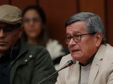epa11034763 The ELN leader and delegate Pablo Beltran (R) speaks during a session of the fifth round of negotiations between the Colombian Government and the National Liberation Army (ELN) in Mexico City, Mexico, 17 December 2023. The fifth round ends with solid progress towards peace and a commitment to end kidnapping by the ELN group. EPA/ISAAC ESQUIVEL