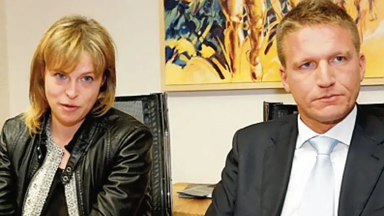 Emanuela Petrillo e l’avvocato Paolo Salandin che la difende