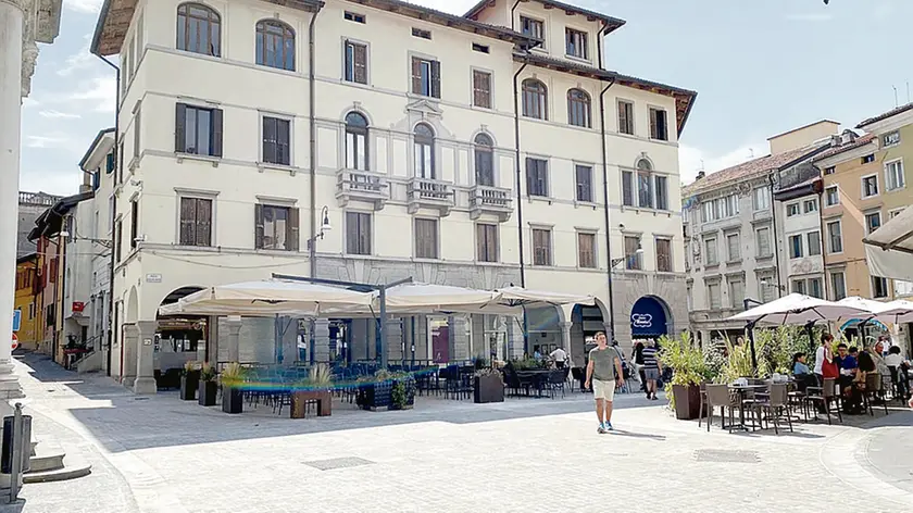 Un rubinetto che era aperto ha provocato un allagamento all’interno del palazzo storico al civico 9 di piazzetta Marconi