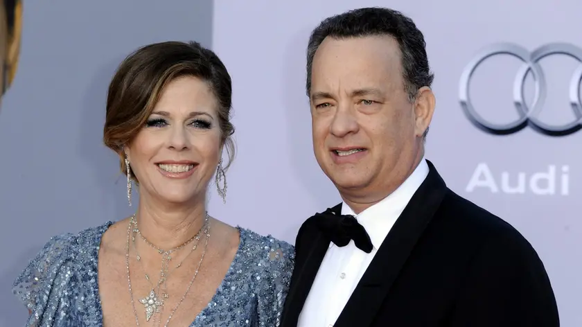 Tom Hanks con la moglie Rita Wilson. La sorella dell'attore, Sandra, vive in provincia di Pordenone